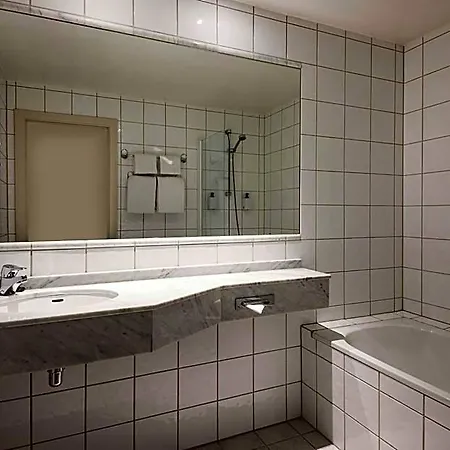 سكانديك سيتي فندق 4*